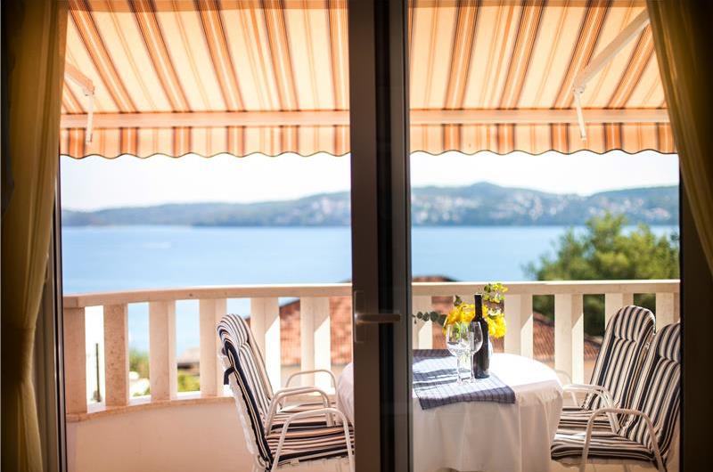 A Selection of 4x 1-Bedroom Apartments and 4x Studio Apartments near Trogir, Sleeps 2-3