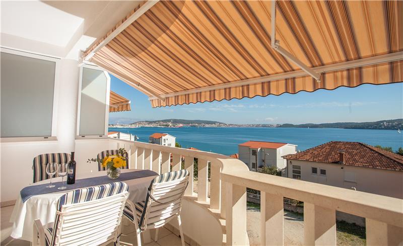 A Selection of 4x 1-Bedroom Apartments and 4x Studio Apartments near Trogir, Sleeps 2-3