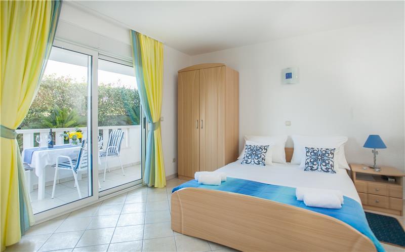 A Selection of 4x 1-Bedroom Apartments and 4x Studio Apartments near Trogir, Sleeps 2-3
