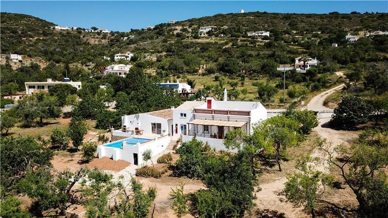 4 Bedroom Villa With Pool and Garden near Santa Barbara in the Algarve, Sleeps 8