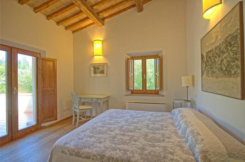 4 Bedroom Villa with Pool in Tuscany, Sleeps 8