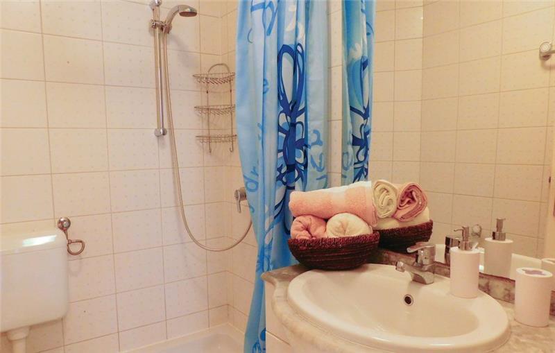 6 Bedroom Villa with Sea View near Jelsa, Hvar Island, Sleeps 12