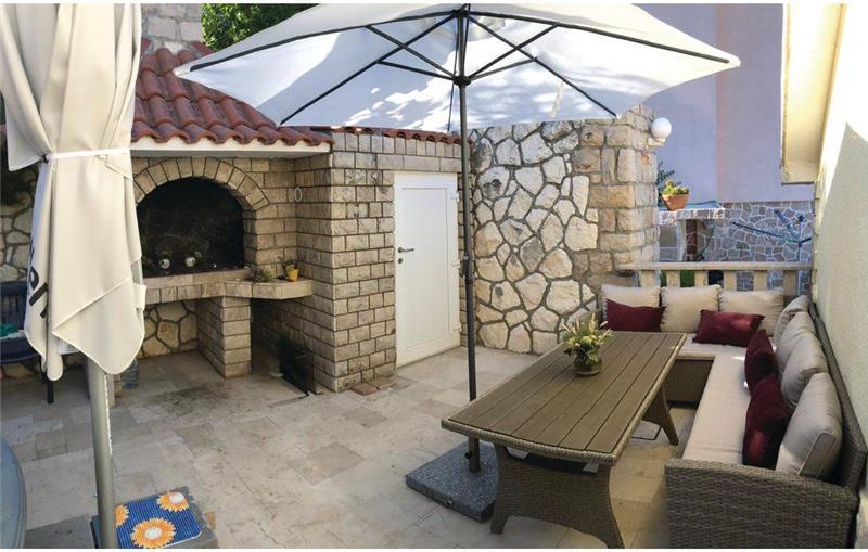 6 Bedroom Villa with Sea View near Jelsa, Hvar Island, Sleeps 12