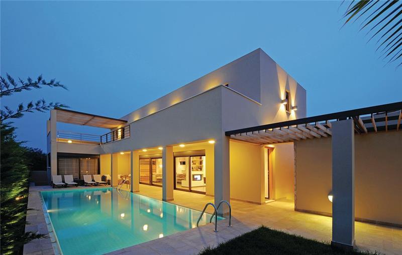 4 Bedroom Villa with Private Pool near Rethymno on Crete, Sleeps 8