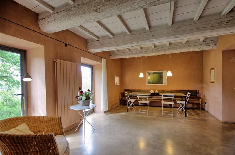 4 Bedroom Villa with Pool near Sarteano, Sleeps 8-9