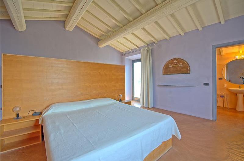 6 Bedroom Villa with Pool and Garden near Sarteano in the Tuscan Countryside, Sleeps 12 