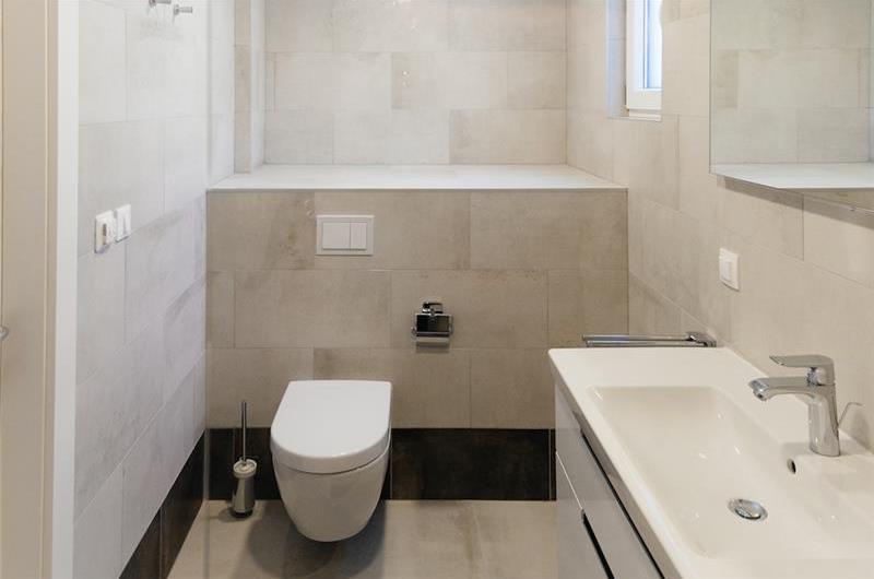 2 x 3 Bedroom Villa with Pool and Sea View near Trogir, Sleeps 6-7