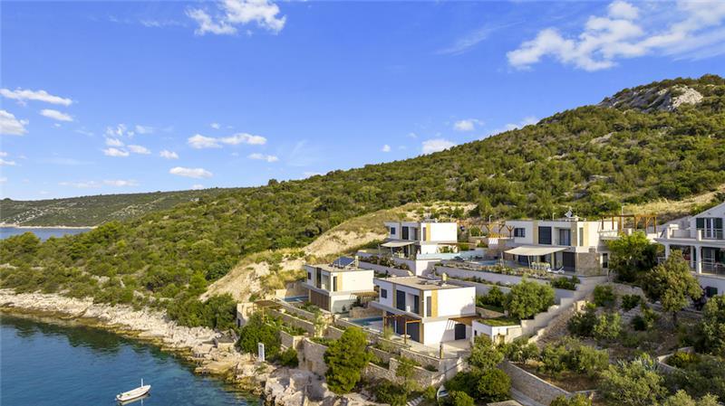 2 x 3 Bedroom Villa with Pool and Sea View near Trogir, Sleeps 6-8