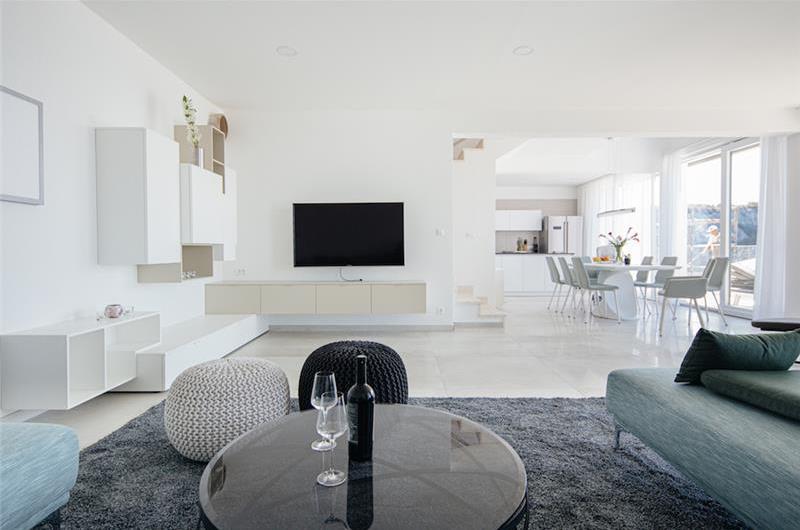 2 x 3 Bedroom Villa with Pool and Sea View near Trogir, Sleeps 6-7