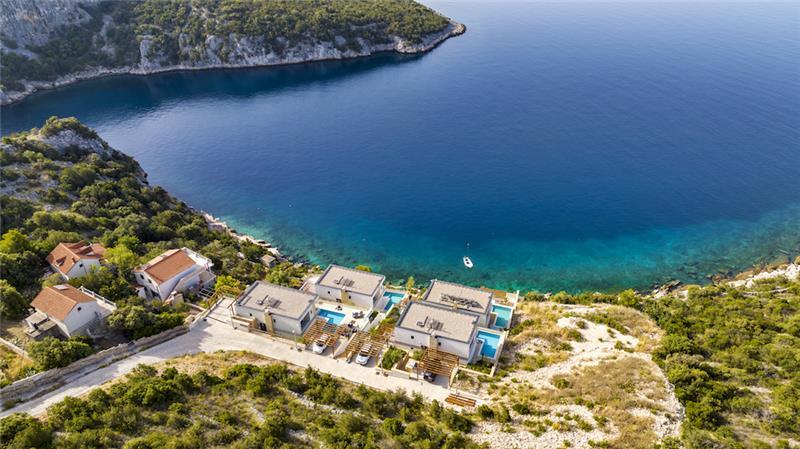 2 x 3 Bedroom Villa with Pool and Sea View near Trogir, Sleeps 6-8