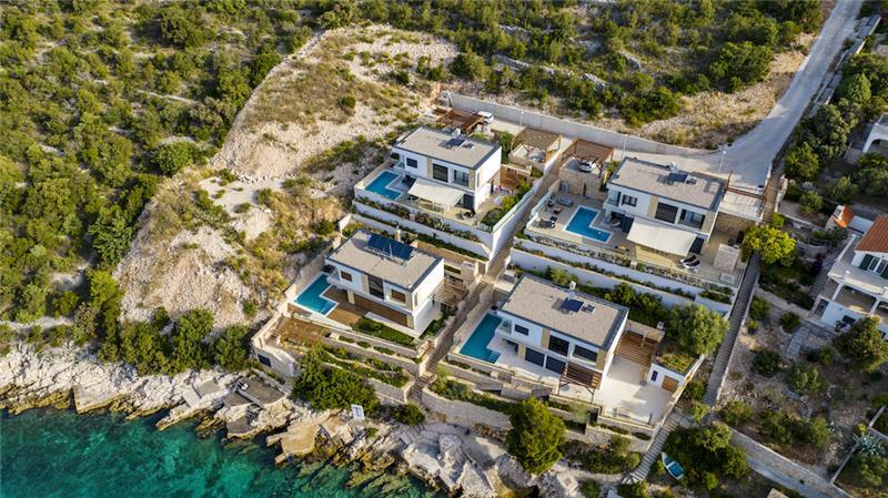 2 x 3 Bedroom Villa with Pool and Sea View near Trogir, Sleeps 6-7