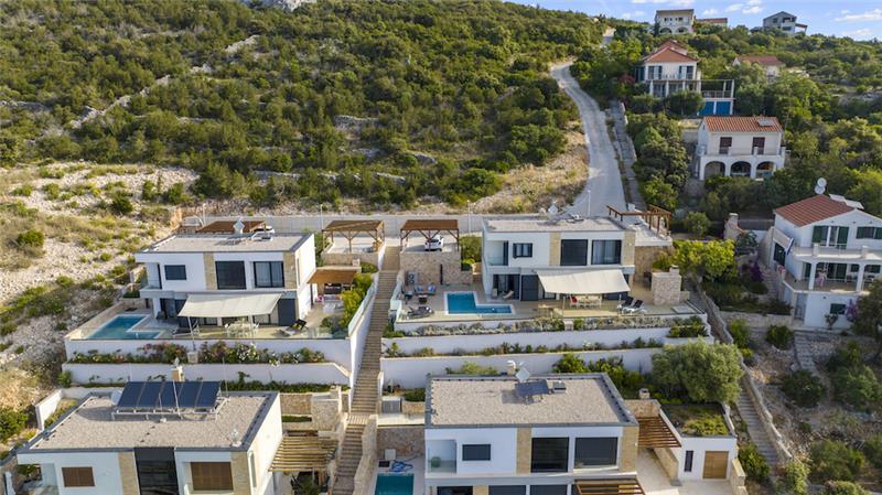 2 x 3 Bedroom Villa with Pool and Sea View near Trogir, Sleeps 6-7