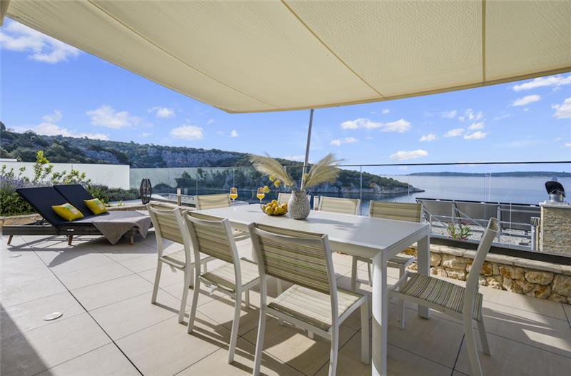 2 x 3 Bedroom Villa with Pool and Sea View near Trogir, Sleeps 6-7