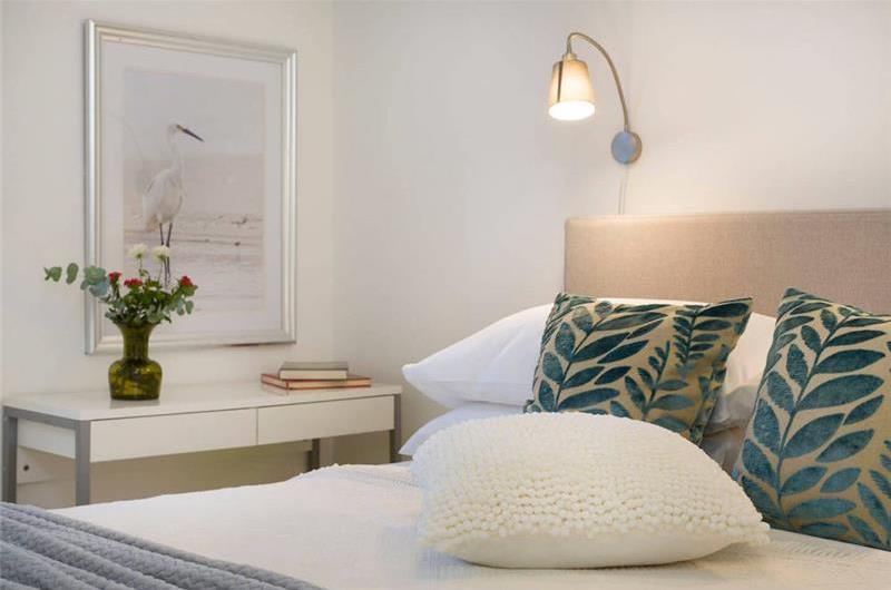 3 Bedroom Villa with Pool, Terrace and Sea Views near Vinisce, Sleeps 7