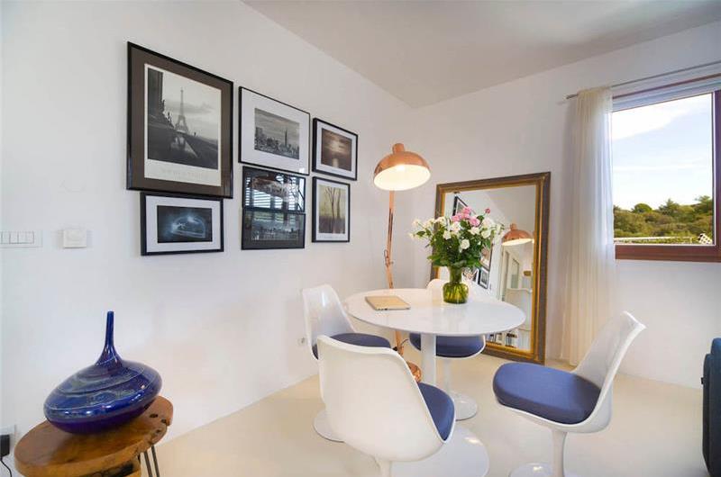 3 Bedroom Villa with Pool, Terrace and Sea Views near Vinisce, Sleeps 7