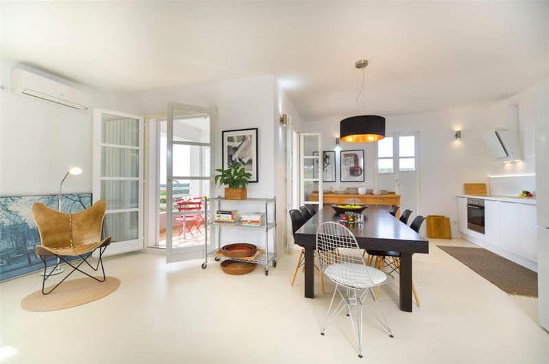 3 Bedroom Villa with Pool, Terrace and Sea Views near Vinisce, Sleeps 7