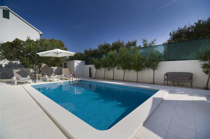 3 Bedroom Villa with Pool, Terrace and Sea Views near Vinisce, Sleeps 7