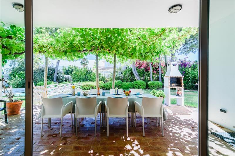 5 Bedroom Villa with Pool in Quinta da Balaia near Albufeira, Sleeps 10