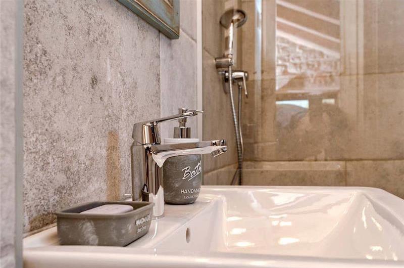 5 Bedroom Villa with Pool near Stari Grad, Hvar Island Sleeps 12 