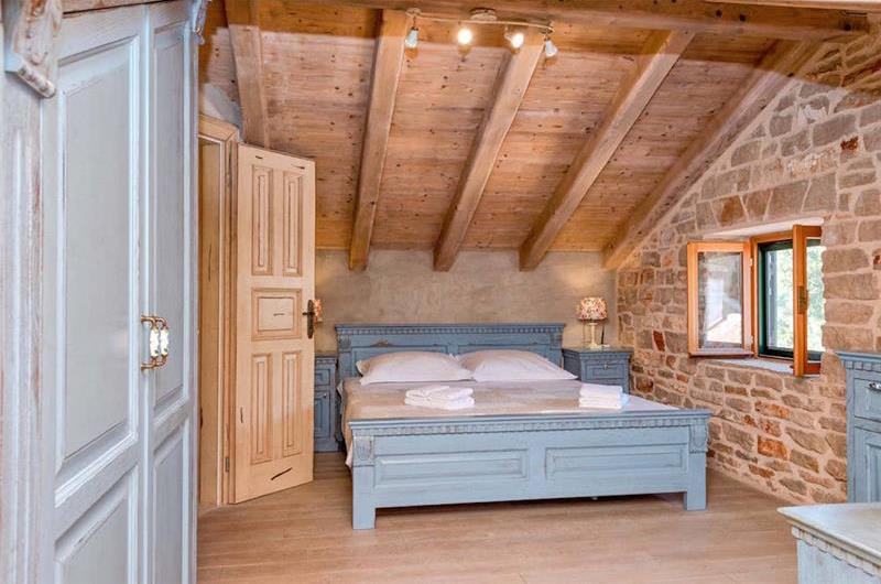5 Bedroom Villa with Pool near Stari Grad, Hvar Island Sleeps 12 