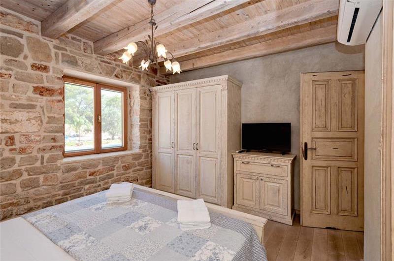 5 Bedroom Villa with Pool near Stari Grad, Hvar Island Sleeps 12 