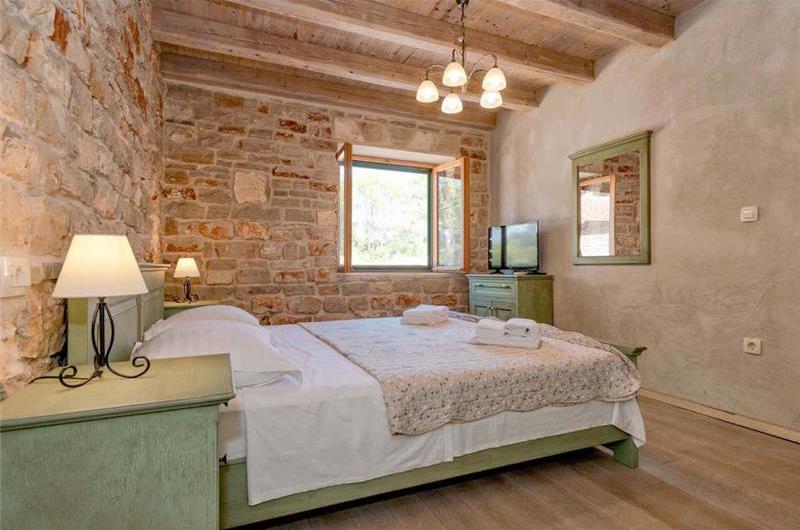 5 Bedroom Villa with Pool near Stari Grad, Hvar Island Sleeps 12 