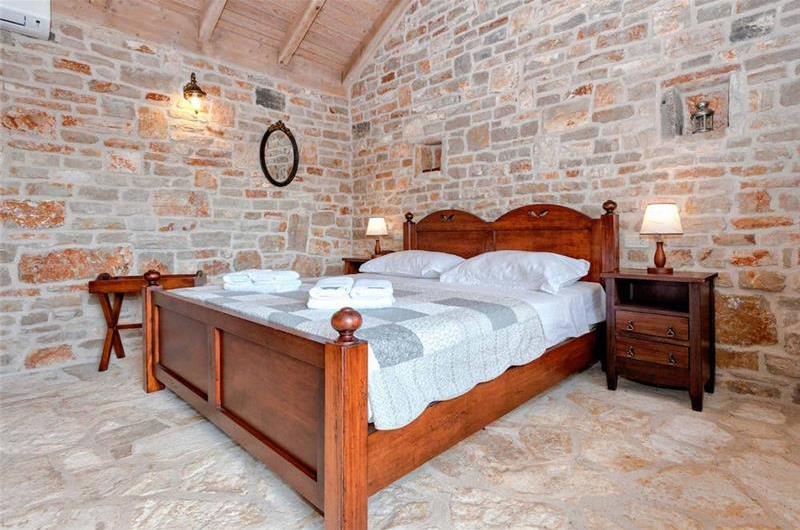 5 Bedroom Villa with Pool near Stari Grad, Hvar Island Sleeps 12 