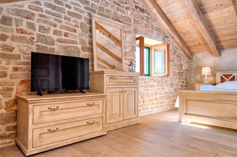 5 Bedroom Villa with Pool near Stari Grad, Hvar Island Sleeps 12 