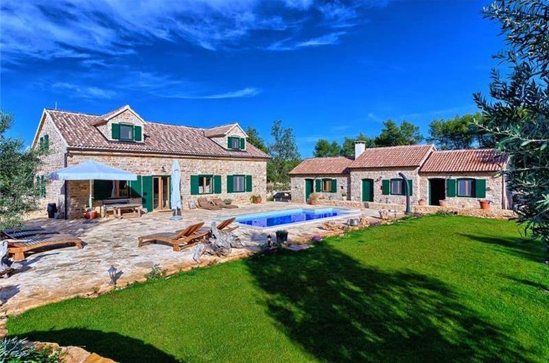 5 Bedroom Villa with Pool near Stari Grad, Hvar Island Sleeps 12 