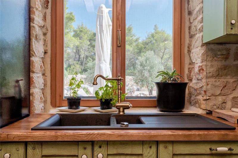 5 Bedroom Villa with Pool near Stari Grad, Hvar Island Sleeps 12 