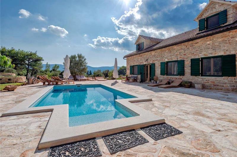 5 Bedroom Villa with Pool near Stari Grad, Hvar Island Sleeps 12 