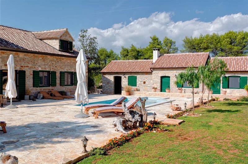 5 Bedroom Villa with Pool near Stari Grad, Hvar Island Sleeps 12 