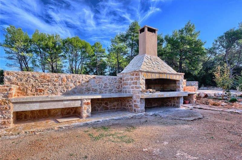 5 Bedroom Villa with Pool near Stari Grad, Hvar Island Sleeps 12 
