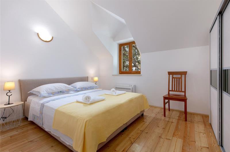 2 Bedroom Villa on Brac Island with Pool, Sleeps 5 
