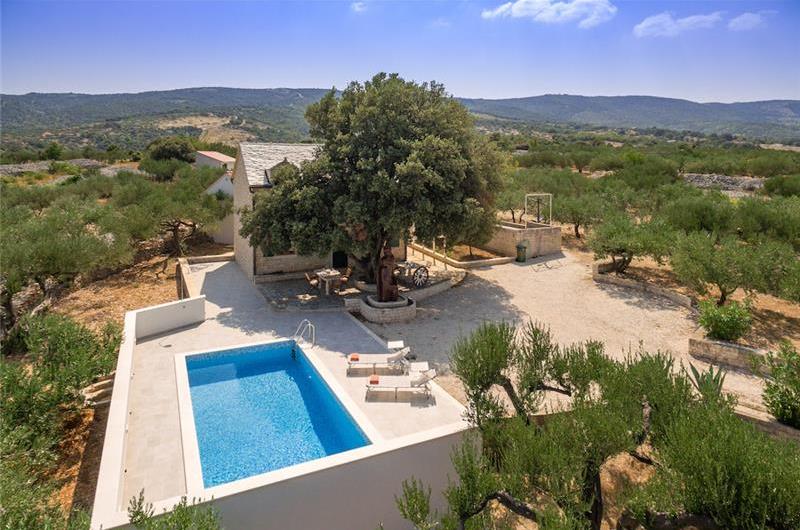 2 Bedroom Villa on Brac Island with Pool, Sleeps 5 
