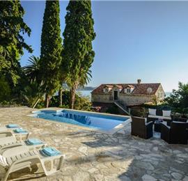 4 Bedroom Seaside Villa with Pool in Mlini near Dubrovnik, Sleeps 8