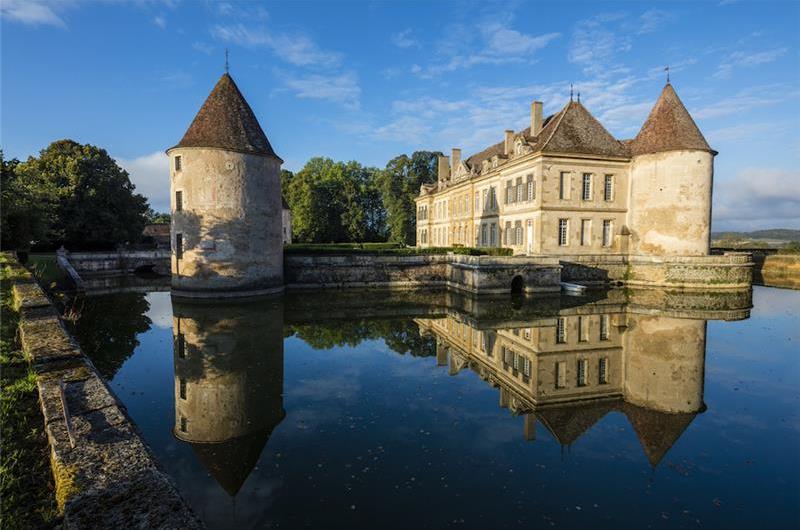 Magnificent 8 Bedroom Burgundy Chateau with Bassin Pool, Sleeps 14-18