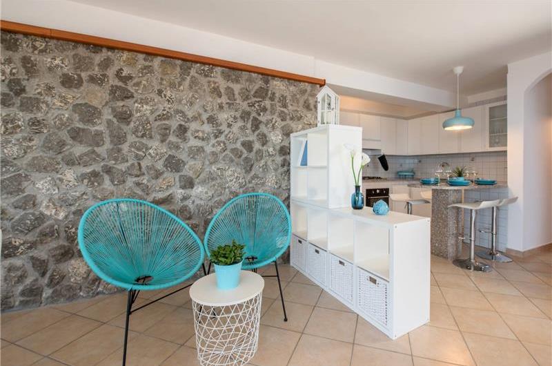 4 bedroom with pool and panoramic sea views near Serrento, sleeps 10