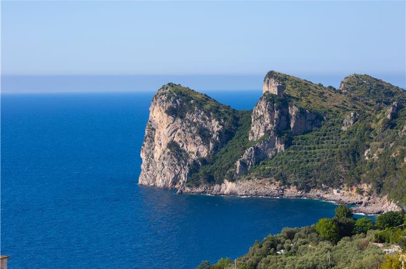 4 bedroom with pool and panoramic sea views near Serrento, sleeps 10