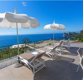4 bedroom with pool and panoramic sea views near Serrento, sleeps 10