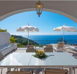 4 bedroom with pool and panoramic sea views near Serrento, sleeps 10