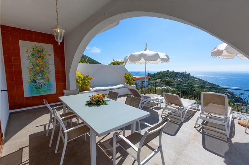 4 bedroom with pool and panoramic sea views near Serrento, sleeps 10