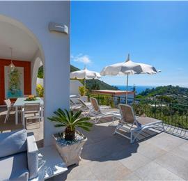 4 bedroom with pool and panoramic sea views near Serrento, sleeps 10