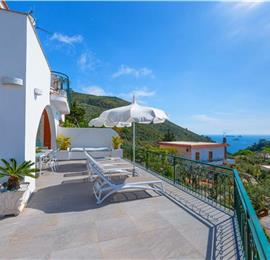 4 bedroom with pool and panoramic sea views near Serrento, sleeps 10