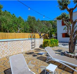 4 bedroom with pool and panoramic sea views near Serrento, sleeps 10