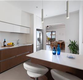 4 bedroom with pool and panoramic sea views near Serrento, sleeps 10