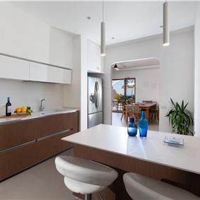 4 bedroom with pool and panoramic sea views near Serrento, sleeps 10