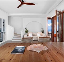 4 bedroom with pool and panoramic sea views near Serrento, sleeps 10