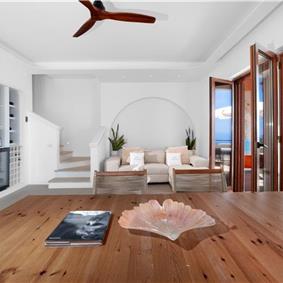 4 bedroom with pool and panoramic sea views near Serrento, sleeps 10