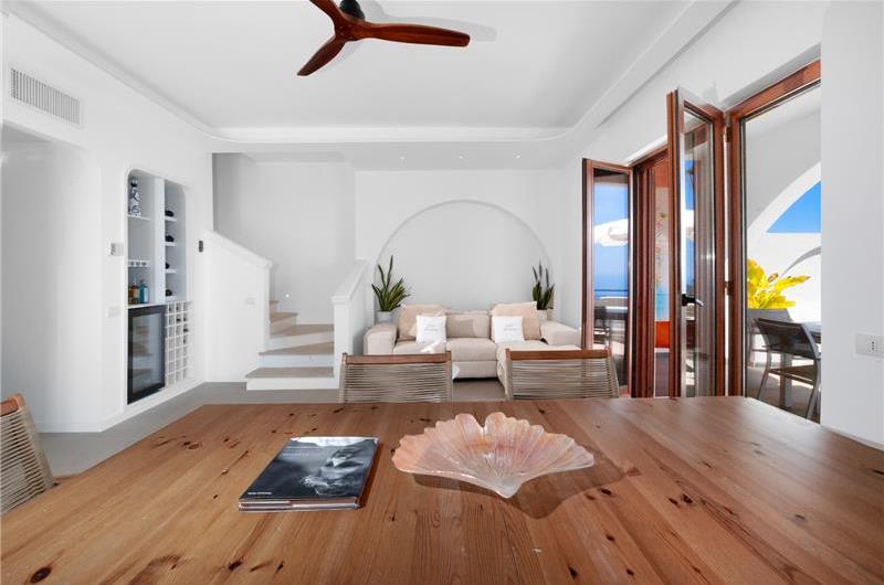 4 bedroom with pool and panoramic sea views near Serrento, sleeps 10